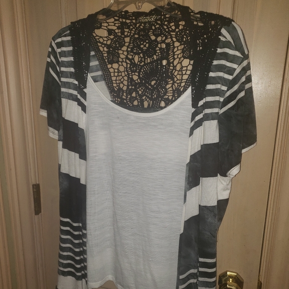 Plus sz 1X Absolutely Famous shirt Black and white Y2K - Picture 2 of 5